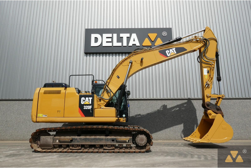 Caterpillar 320FL - Pelle sur chenille: photos 2 Caterpillar 320FL - Pelle sur chenille: photos 2