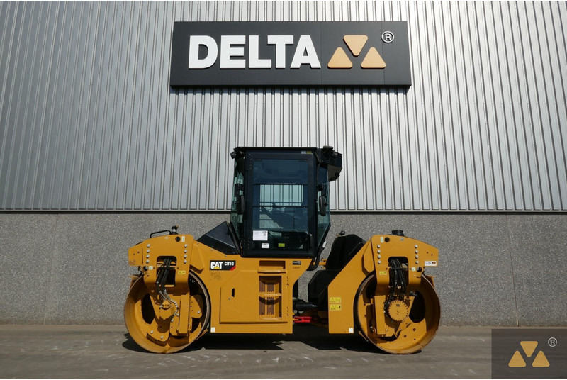 Caterpillar CB10 - Compacteur: photos 1 Caterpillar CB10 - Compacteur: photos 1