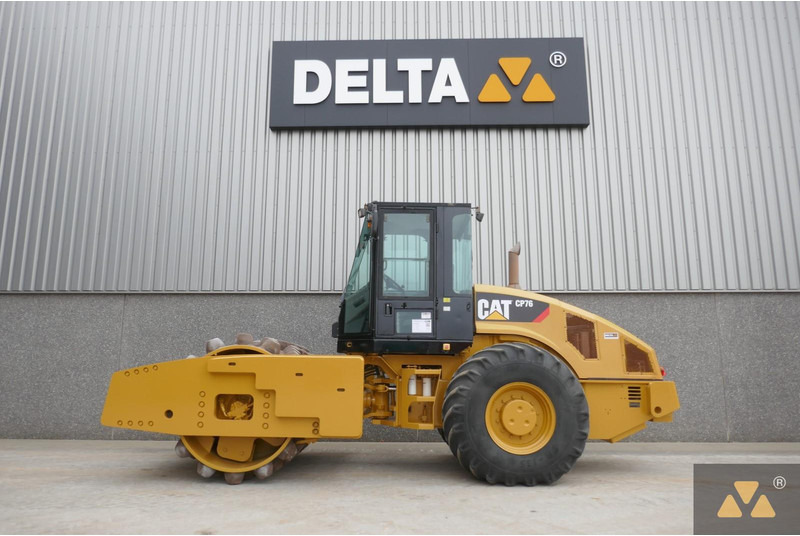 Caterpillar CP76 - Compacteur: photos 1 Caterpillar CP76 - Compacteur: photos 1