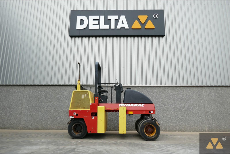 Dynapac CP142 - Compacteur à pneus: photos 2 Dynapac CP142 - Compacteur à pneus: photos 2