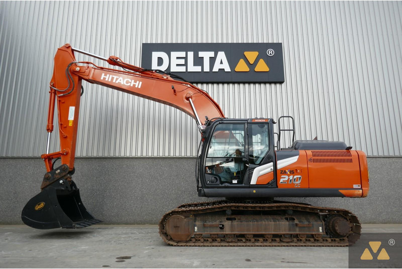 Hitachi ZX210LC-7 - Pelle sur chenille: photos 1 Hitachi ZX210LC-7 - Pelle sur chenille: photos 1