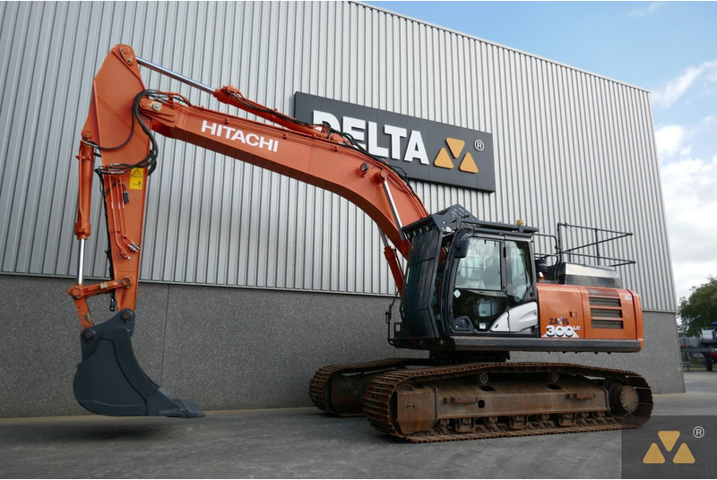 Hitachi ZX300LC-6 - Pelle sur chenille: photos 3 Hitachi ZX300LC-6 - Pelle sur chenille: photos 3