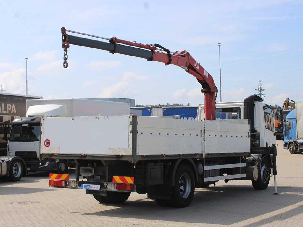 DAF CF 240, HYDRAULIC ARM HMF 953 K2, PNEU 80% - Camion plateau, Camion grue: photos 4 DAF CF 240, HYDRAULIC ARM HMF 953 K2, PNEU 80% - Camion plateau, Camion grue: photos 4