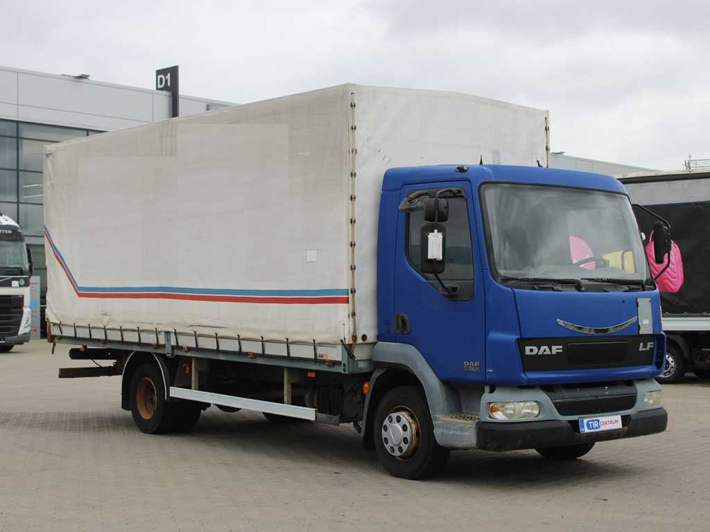 DAF FA LF 45.170 E10, EURO 3 - Camion à rideaux coulissants: photos 3 DAF FA LF 45.170 E10, EURO 3 - Camion à rideaux coulissants: photos 3