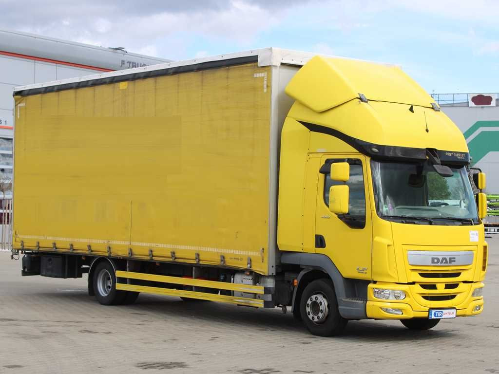 DAF LF 220FA, EURO 6, SLEEPING CABIN - Camion à rideaux coulissants: photos 2 DAF LF 220FA, EURO 6, SLEEPING CABIN - Camion à rideaux coulissants: photos 2