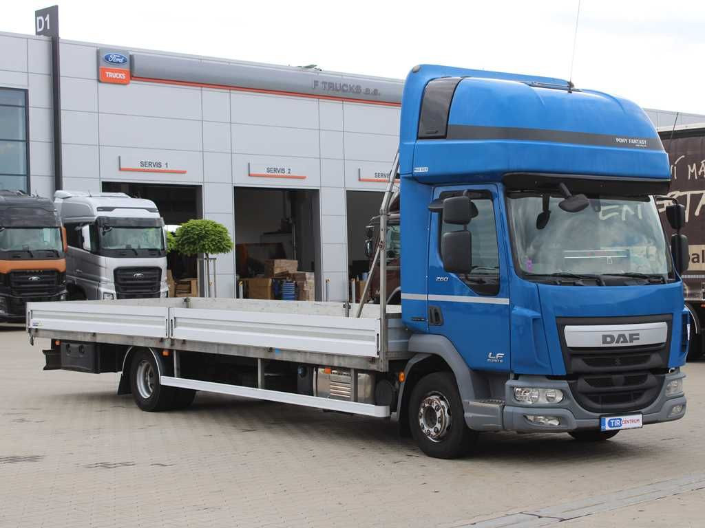 DAF LF 260, SLEEPING CABIN, EURO 6, PNEU 80% - Camion plateau: photos 2 DAF LF 260, SLEEPING CABIN, EURO 6, PNEU 80% - Camion plateau: photos 2