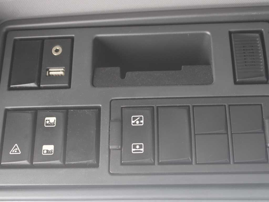Tracteur routier Renault T 520, EURO 6, LOWDECK, INDEPENDENT AIR CONDITIONING, TYRES 80%: photos 13