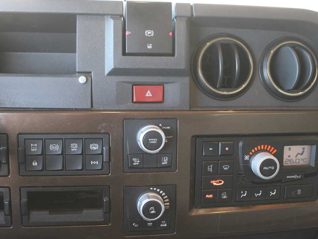 Tracteur routier Renault T 520, EURO 6, LOWDECK, INDEPENDENT AIR CONDITIONING, TYRES 80%: photos 8