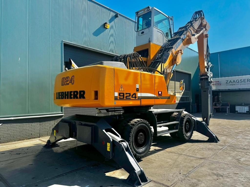 Liebherr A 924 C - Pelle de manutention: photos 4 Liebherr A 924 C - Pelle de manutention: photos 4