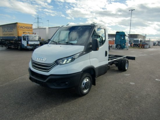 Iveco Daily 40 - 180 Fahrgestell, E6 Automatik mehrere Einheiten verfügbar - Châssis cabine: photos 1 Iveco Daily 40 - 180 Fahrgestell, E6 Automatik mehrere Einheiten verfügbar - Châssis cabine: photos 1