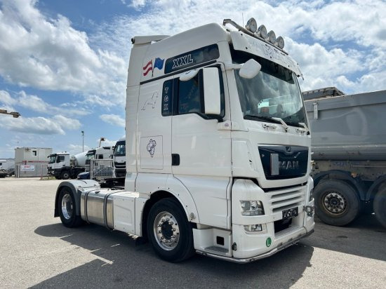 MAN TGX 18.460 XXL Intarder, Standklima, Automatik, EURO 6, Motorschaden/Engine Damage - Tracteur routier: photos 3 MAN TGX 18.460 XXL Intarder, Standklima, Automatik, EURO 6, Motorschaden/Engine Damage - Tracteur routier: photos 3