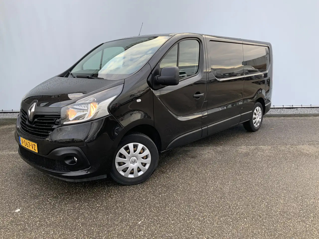 Renault Trafic 1.6 dCi T29 L2H1 Airco Cruise Trerkhaak 2000kg 3 Z - Autre matériel: photos 1 Renault Trafic 1.6 dCi T29 L2H1 Airco Cruise Trerkhaak 2000kg 3 Z - Autre matériel: photos 1