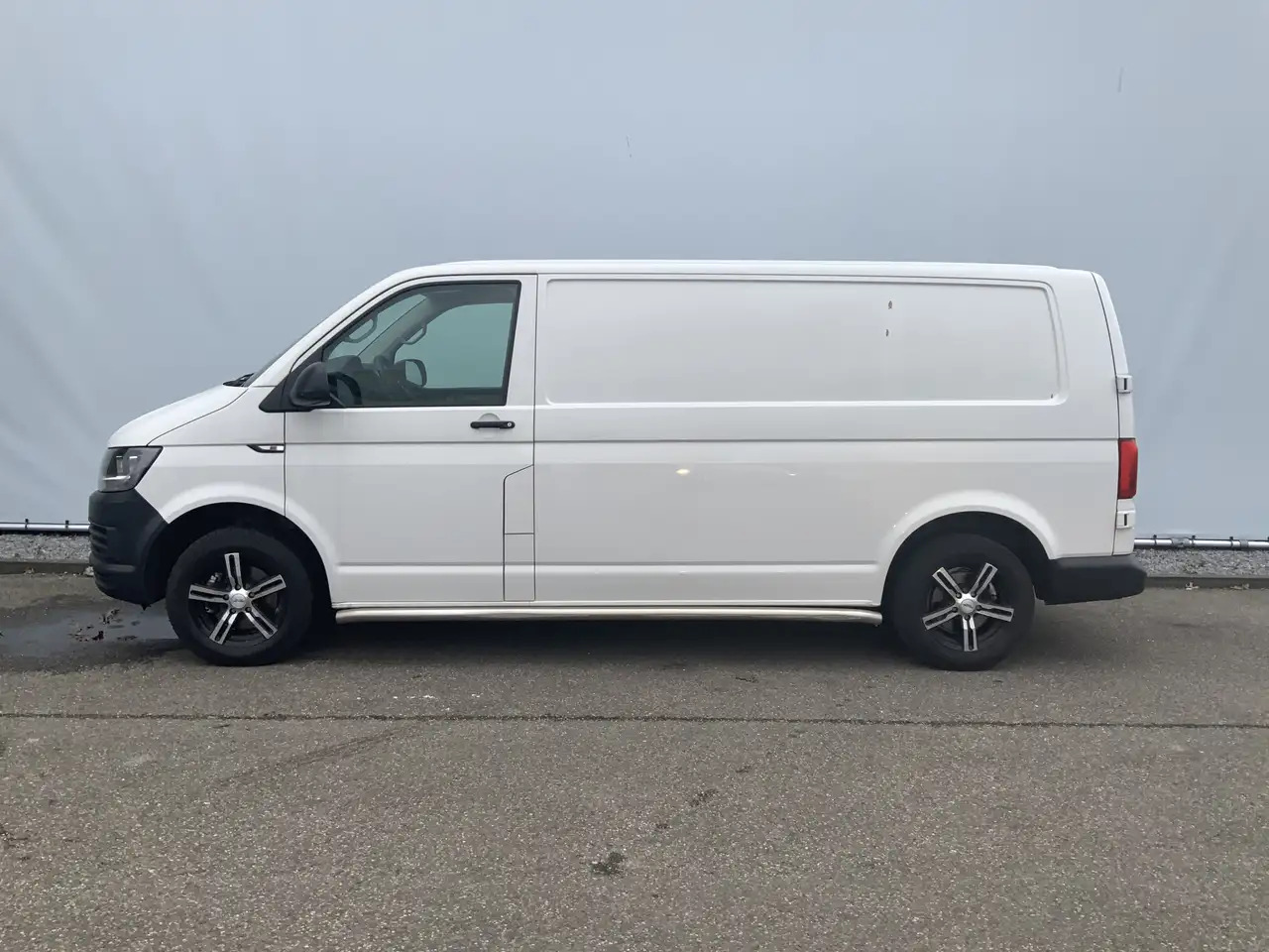 Volkswagen T6 Transporter 2.0 TDI L2H1 Airco Navi 3 Zits Alu Velg Euro 6 - Autre matériel: photos 3 Volkswagen T6 Transporter 2.0 TDI L2H1 Airco Navi 3 Zits Alu Velg Euro 6 - Autre matériel: photos 3