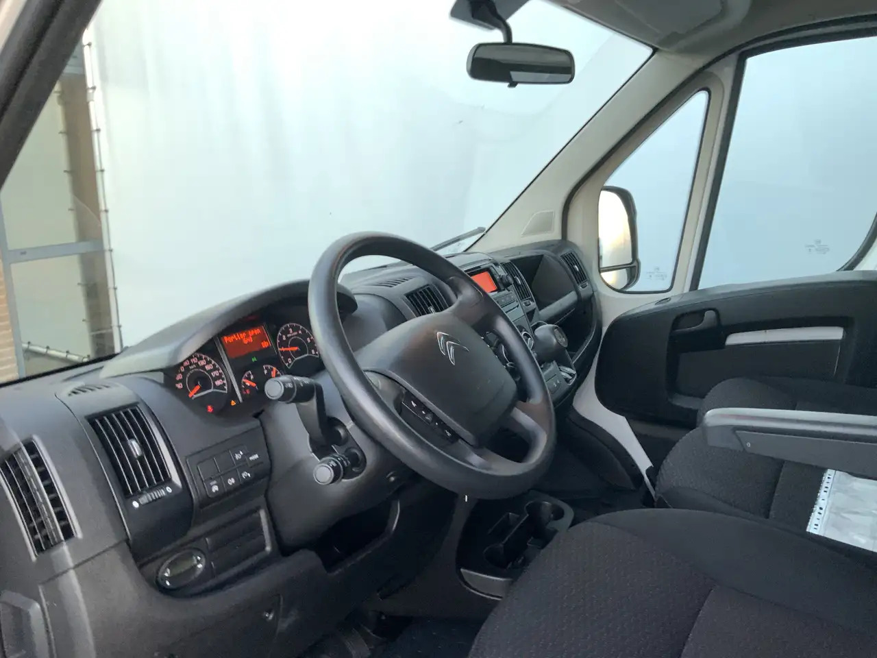 Citroen Jumper 2.2 BlueHDi 165 L3 3.5t Meubel bak & Deuren Airco - Fourgon grand volume: photos 5 Citroen Jumper 2.2 BlueHDi 165 L3 3.5t Meubel bak & Deuren Airco - Fourgon grand volume: photos 5