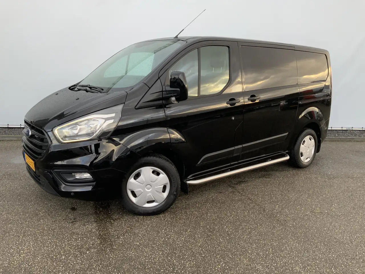 Ford Transit Custom 280 2.0 TDCI L1H1 Automaat Dub Schuifdeur Side Bar - Fourgon utilitaire: photos 1 Ford Transit Custom 280 2.0 TDCI L1H1 Automaat Dub Schuifdeur Side Bar - Fourgon utilitaire: photos 1