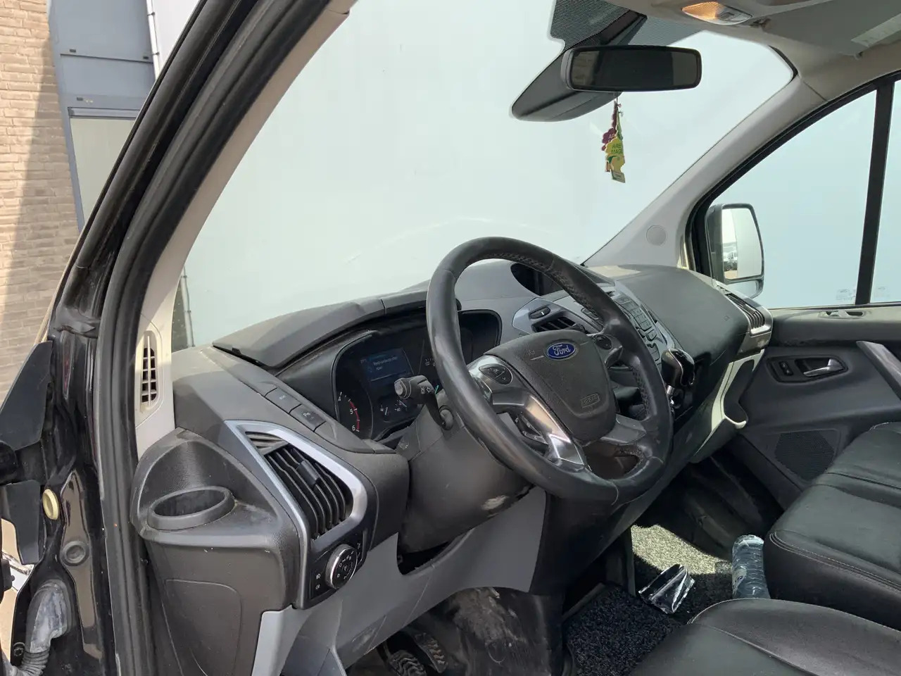 Ford Transit Custom 290 2.2 TDCI L1H1 Sport Airco Cruise 3 Zits Dub Sc - Fourgonnette: photos 5 Ford Transit Custom 290 2.2 TDCI L1H1 Sport Airco Cruise 3 Zits Dub Sc - Fourgonnette: photos 5