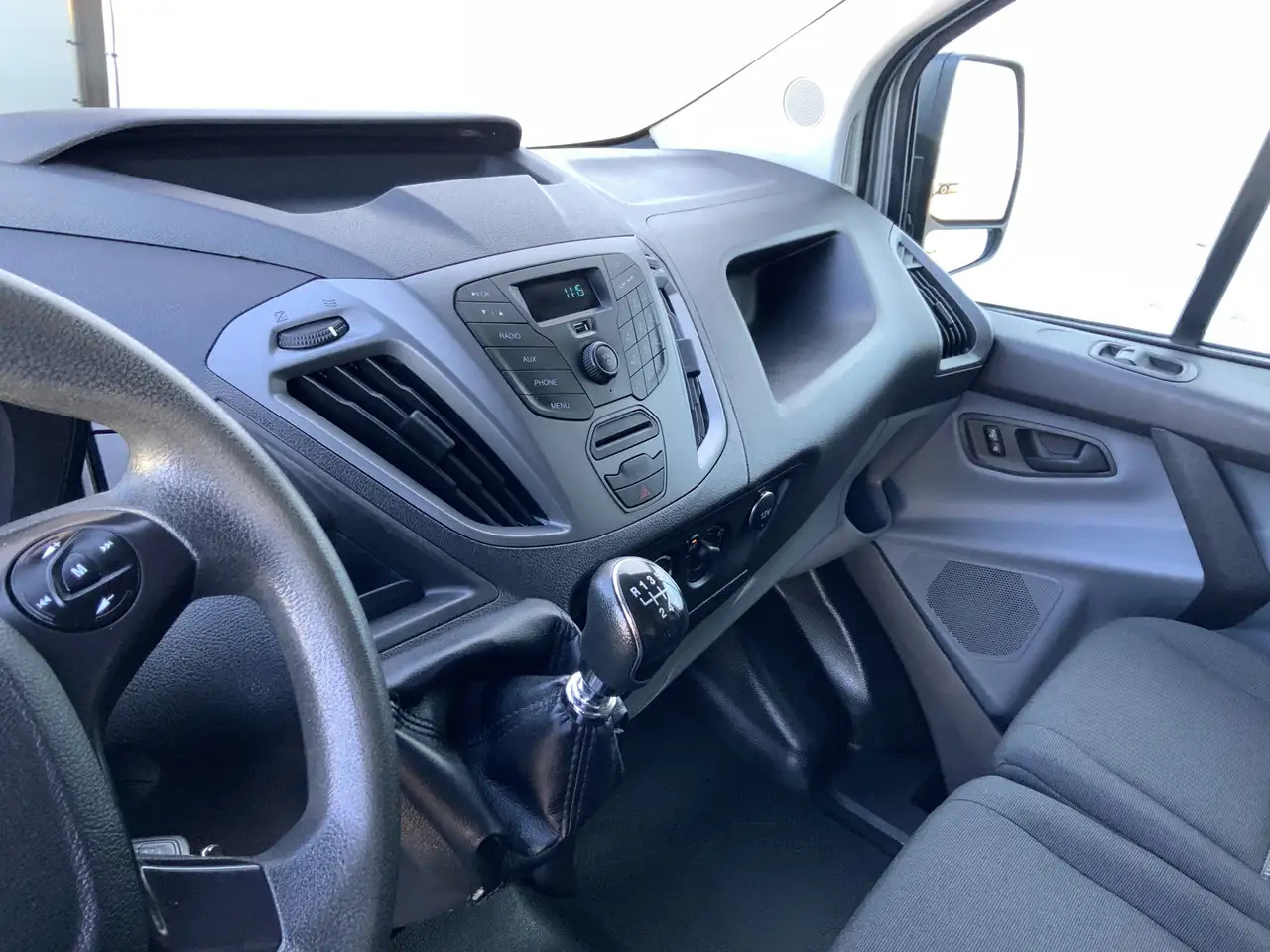 Ford Transit Custom 290 2.2 TDCI L2H1 Economy Edition Airco 3 Zits Tre - Fourgon utilitaire: photos 5 Ford Transit Custom 290 2.2 TDCI L2H1 Economy Edition Airco 3 Zits Tre - Fourgon utilitaire: photos 5