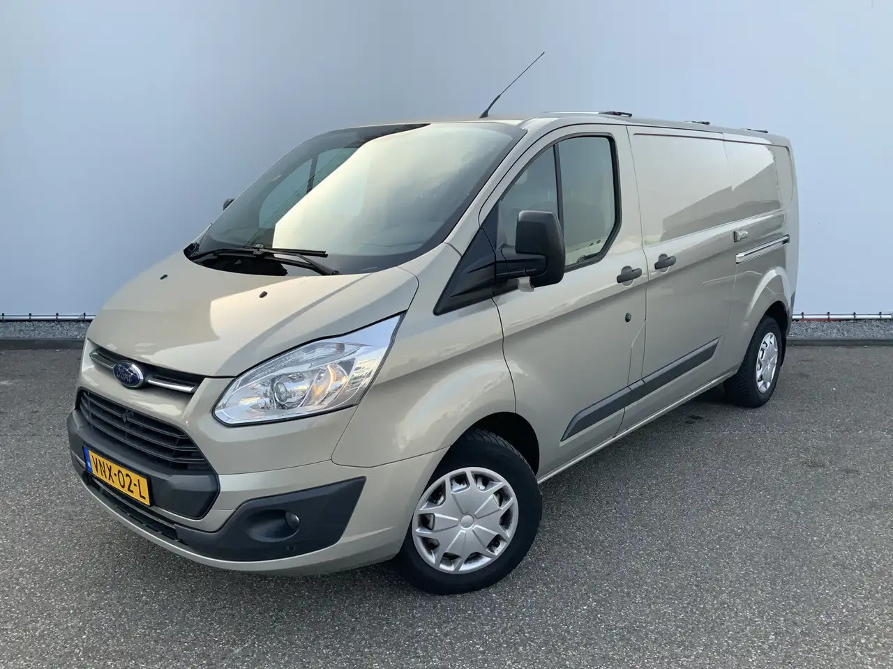 Ford Transit Custom 340 2.0 TDCI L2H1 Trend Airco Cruise 3 Zits Dub Sc - Fourgonnette: photos 1 Ford Transit Custom 340 2.0 TDCI L2H1 Trend Airco Cruise 3 Zits Dub Sc - Fourgonnette: photos 1