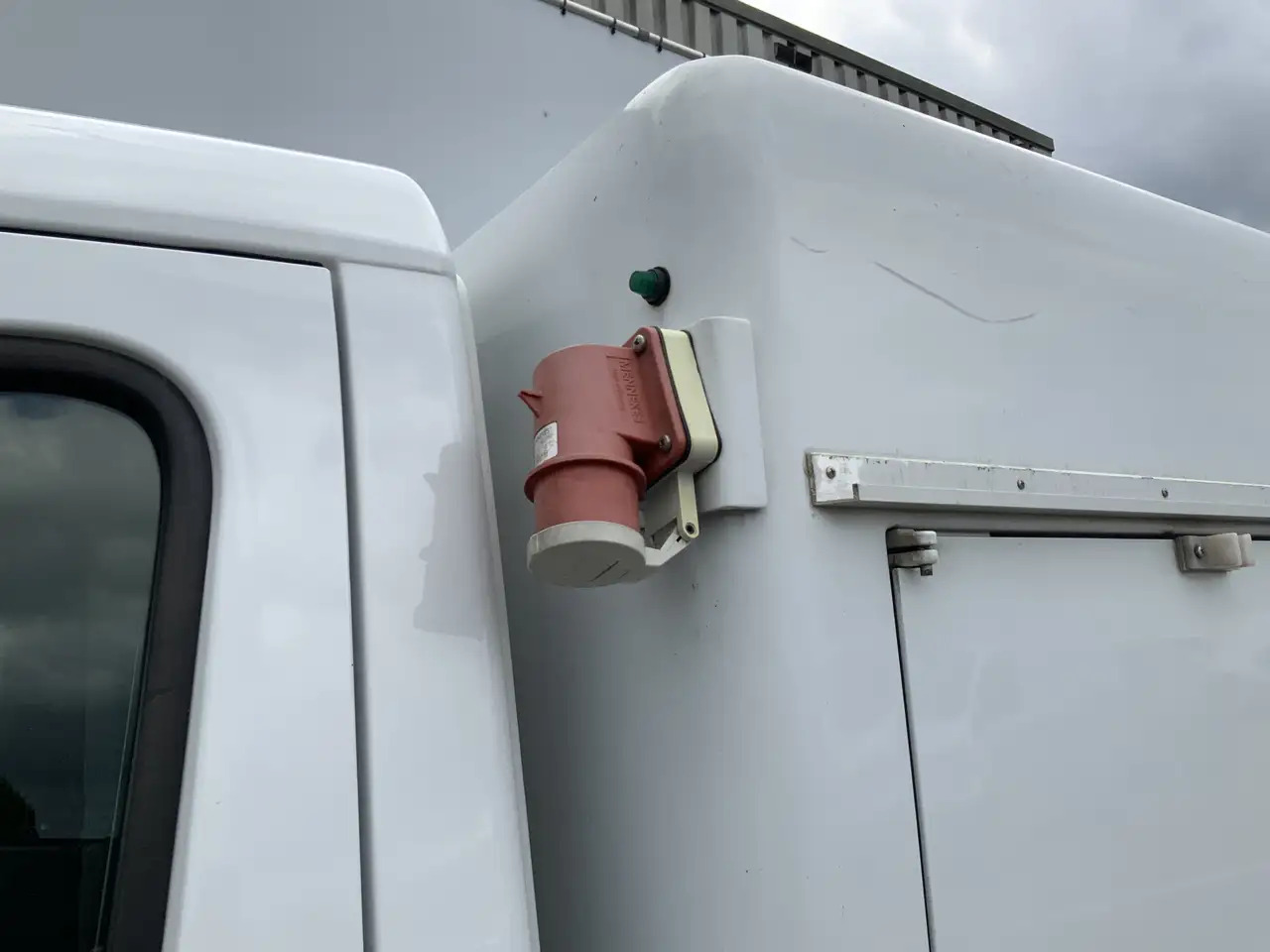 Mercedes-Benz Sprinter 310 2.2 CDI 366 ijswagen 40 gr _0 Deuren 10 Euro 5 - Utilitaire frigorifique: photos 3 Mercedes-Benz Sprinter 310 2.2 CDI 366 ijswagen 40 gr _0 Deuren 10 Euro 5 - Utilitaire frigorifique: photos 3