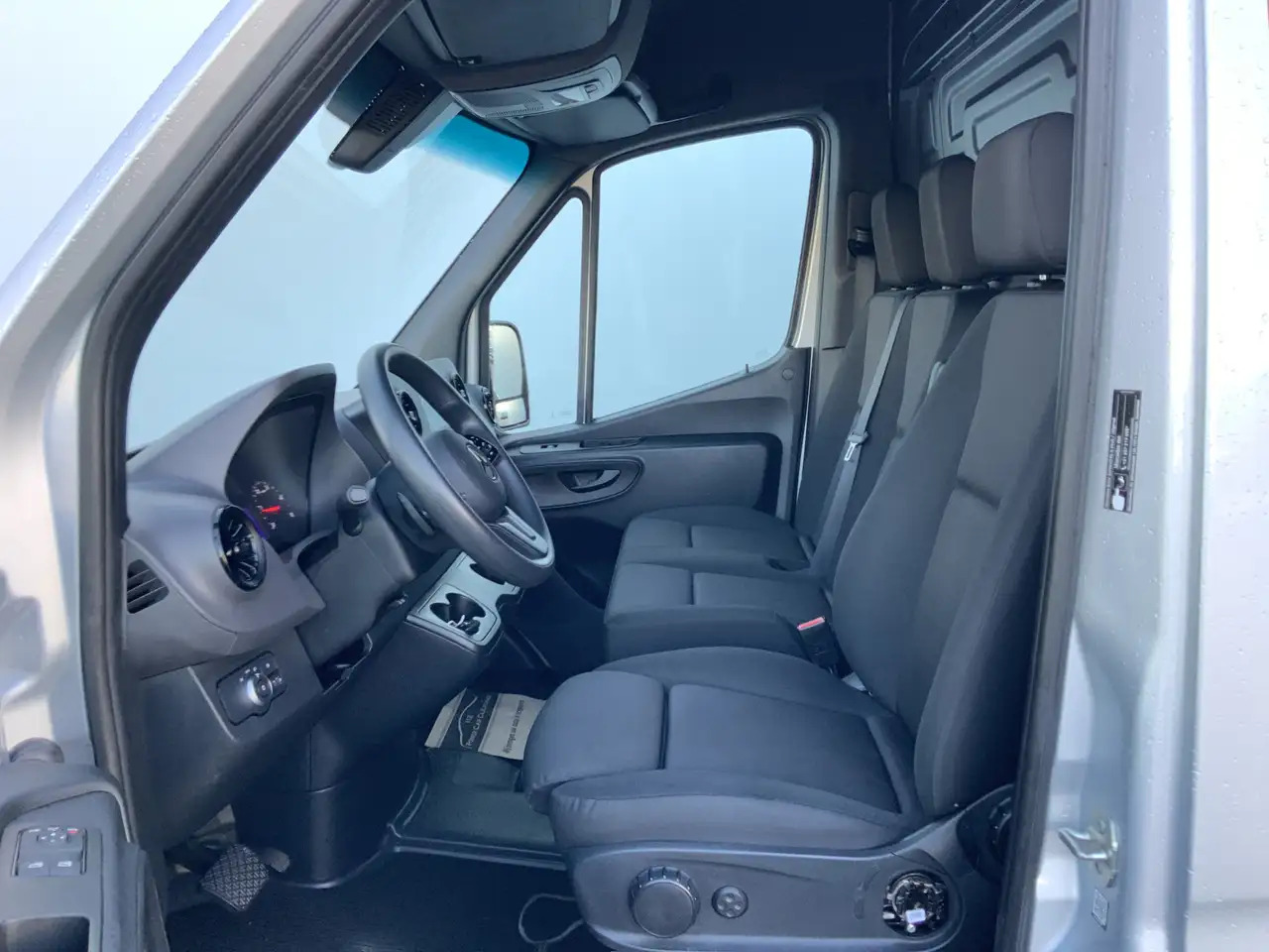 Mercedes-Benz Sprinter 315 1.9 CDI L2H2 Automaat 3 Zits Airco Navi Camera - Fourgon utilitaire: photos 4 Mercedes-Benz Sprinter 315 1.9 CDI L2H2 Automaat 3 Zits Airco Navi Camera - Fourgon utilitaire: photos 4