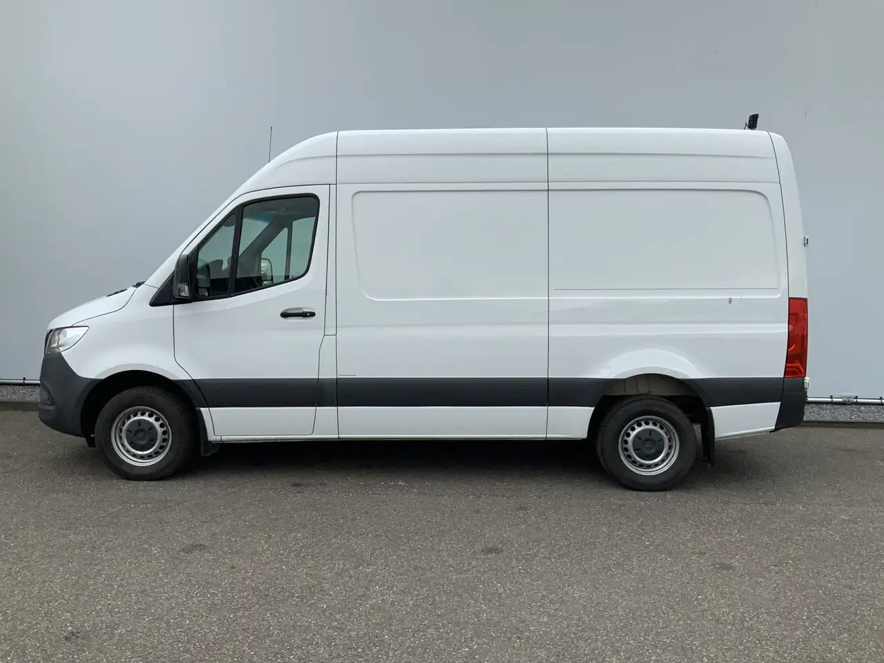 Mercedes-Benz Sprinter 316 2.2 CDI L2H2 Airco Cruise Camera Navi Trekhaak - Fourgon utilitaire: photos 3 Mercedes-Benz Sprinter 316 2.2 CDI L2H2 Airco Cruise Camera Navi Trekhaak - Fourgon utilitaire: photos 3