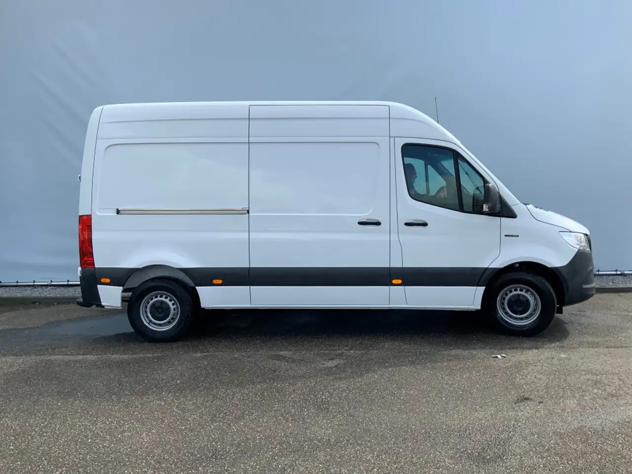 Mercedes-Benz Sprinter E-Sprinter NIEUW !!! L2H2 55 kWh Airco 3 Zits Opst - Fourgon utilitaire: photos 4 Mercedes-Benz Sprinter E-Sprinter NIEUW !!! L2H2 55 kWh Airco 3 Zits Opst - Fourgon utilitaire: photos 4