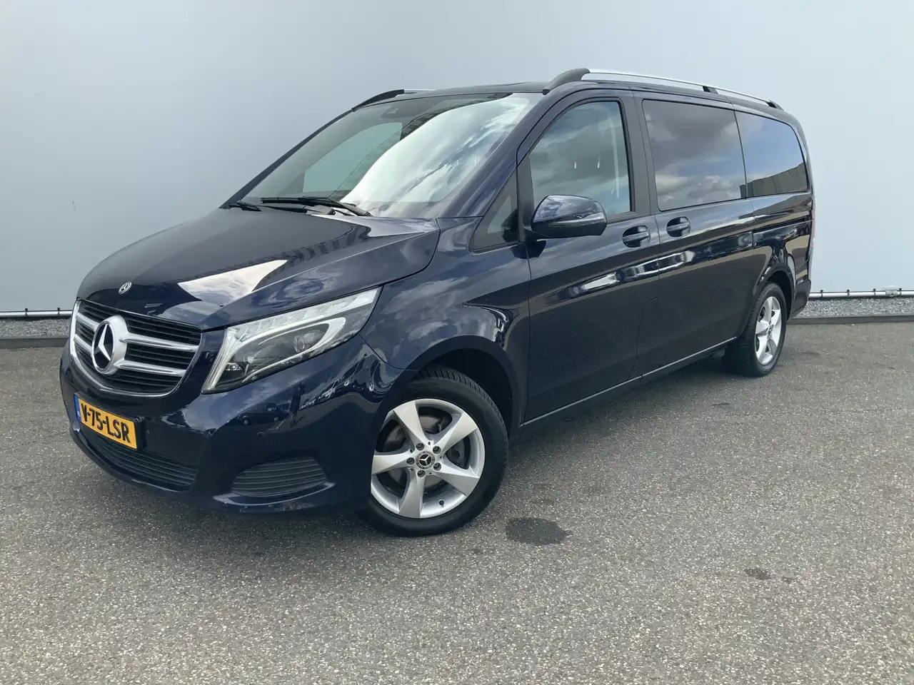 Mercedes-Benz V 220 220d Lang Automaat Avantgarde Edition Dub Cab Leer - Utilitaire double cabine: photos 1 Mercedes-Benz V 220 220d Lang Automaat Avantgarde Edition Dub Cab Leer - Utilitaire double cabine: photos 1