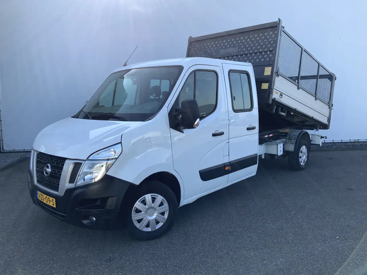Nissan NV400 2.3 dCi L3H1 Dub Cab 3 Zijde Kipper Airco Bakmaat - Utilitaire benne, Utilitaire double cabine: photos 1 Nissan NV400 2.3 dCi L3H1 Dub Cab 3 Zijde Kipper Airco Bakmaat - Utilitaire benne, Utilitaire double cabine: photos 1
