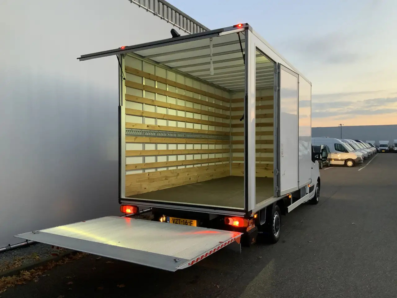 Fourgon grand volume Renault Master T35 2.3 dCi 145 L3 Meubelbak&Klep Zijdeur Airco Cr: photos 23 Fourgon grand volume Renault Master T35 2.3 dCi 145 L3 Meubelbak&Klep Zijdeur Airco Cr: photos 23