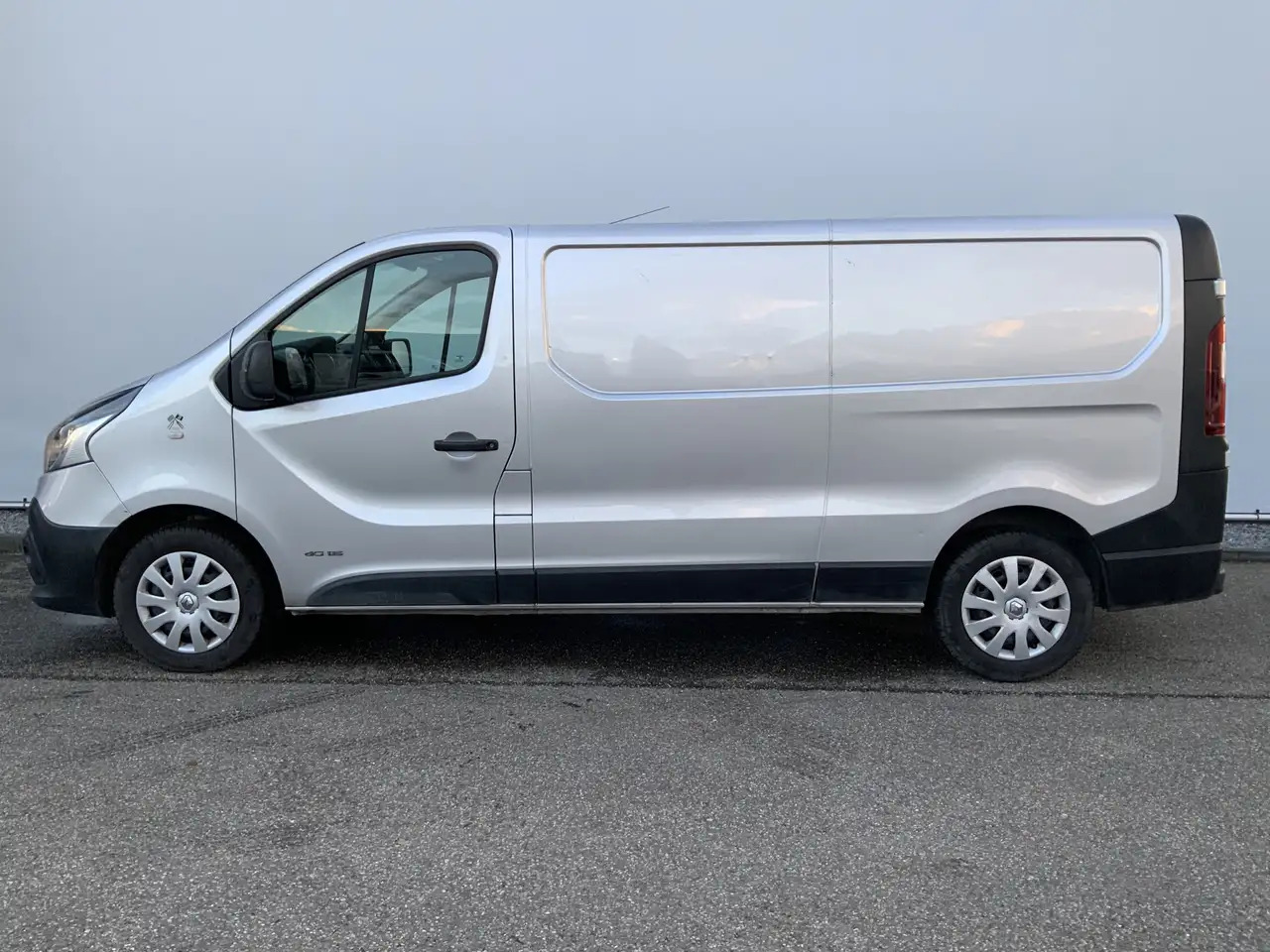 Renault Trafic 1.6 dCi T29 L2H1 Comfort Airco Cruise 3 Zits EXPOR - Fourgon utilitaire: photos 3 Renault Trafic 1.6 dCi T29 L2H1 Comfort Airco Cruise 3 Zits EXPOR - Fourgon utilitaire: photos 3