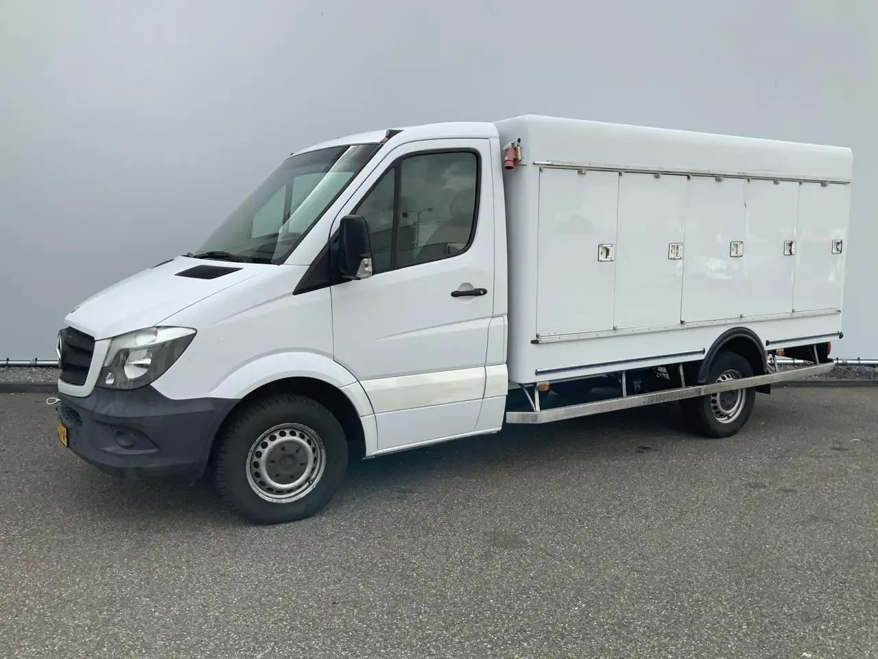 Mercedes-Benz Sprinter 310 2.2 CDI 366 ( Motor Defect ) Vries auto _40gr - Véhicule de voirie/ Spécial, Utilitaire frigorifique: photos 1 Mercedes-Benz Sprinter 310 2.2 CDI 366 ( Motor Defect ) Vries auto _40gr - Véhicule de voirie/ Spécial, Utilitaire frigorifique: photos 1