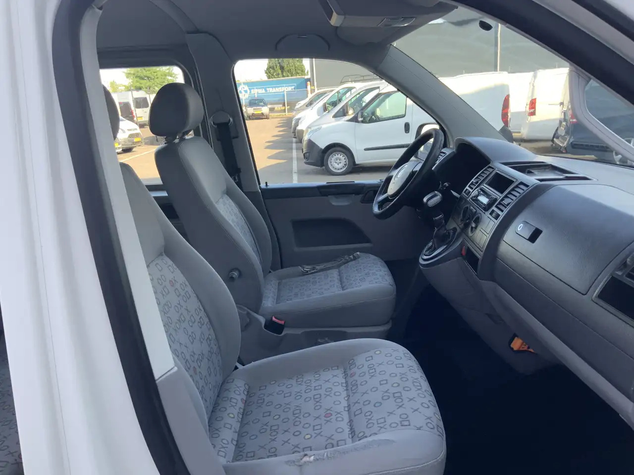 Volkswagen T5 Transporter 2.5 TDI 300 Budgetline Automaat DubCab Airco Trekh - Utilitaire double cabine: photos 5 Volkswagen T5 Transporter 2.5 TDI 300 Budgetline Automaat DubCab Airco Trekh - Utilitaire double cabine: photos 5