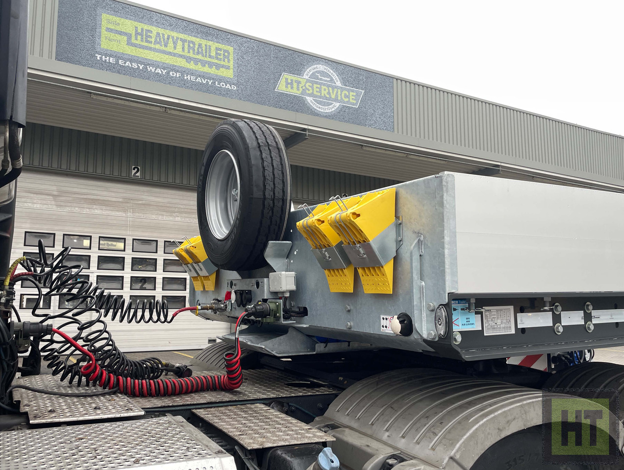 Faymonville MAX Trailer 2-Achs-Tiefbett mit Pendelachsen - Semi-remorque surbaissé: photos 3 Faymonville MAX Trailer 2-Achs-Tiefbett mit Pendelachsen - Semi-remorque surbaissé: photos 3