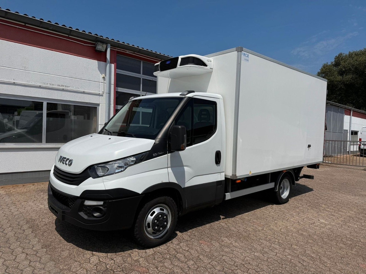 Iveco Daily 35C16 Tiefkühlkoffer Carrier Pulsor350 LWB - Utilitaire frigorifique: photos 1 Iveco Daily 35C16 Tiefkühlkoffer Carrier Pulsor350 LWB - Utilitaire frigorifique: photos 1