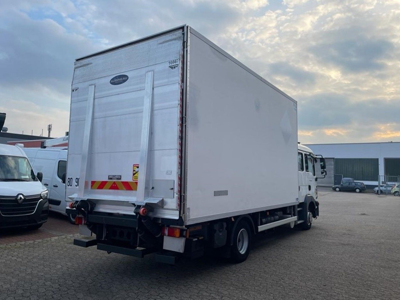 MAN TGL 10.220 Doka Möbelkoffer Umzug Fahrzeug - Camion fourgon: photos 4 MAN TGL 10.220 Doka Möbelkoffer Umzug Fahrzeug - Camion fourgon: photos 4