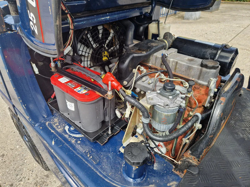 Caterpillar DP25K met breed vorkenbord - Chariot élévateur diesel: photos 5 Caterpillar DP25K met breed vorkenbord - Chariot élévateur diesel: photos 5