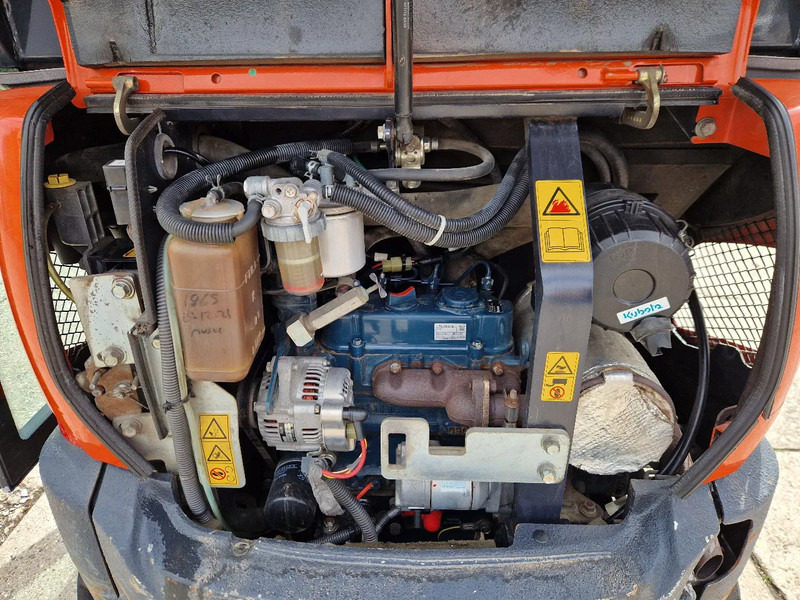 Kubota KX019-4 CW05 met 2 bakken - Mini pelle: photos 5 Kubota KX019-4 CW05 met 2 bakken - Mini pelle: photos 5