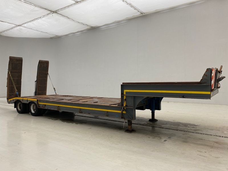 GHEYSEN & VERPOORT Low bed trailer - Semi-remorque surbaissé: photos 3 GHEYSEN & VERPOORT Low bed trailer - Semi-remorque surbaissé: photos 3