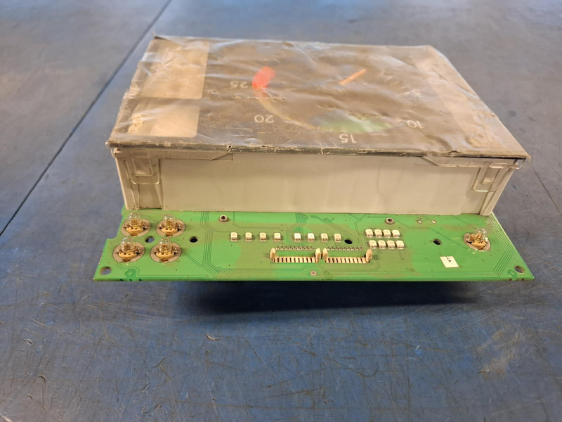 Mercedes-Benz A0004465521 Toerenteller A0004465521 - Panel de instrumentos pour Camion: photos 3 Mercedes-Benz A0004465521 Toerenteller A0004465521 - Panel de instrumentos pour Camion: photos 3