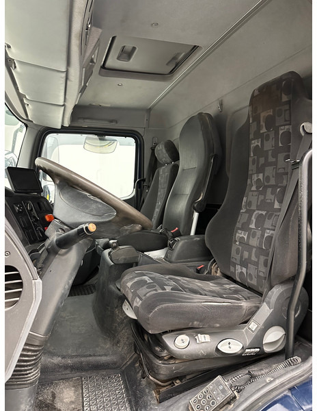 Photo d'intérieur 2: Camion fourgon Mercedes-Benz Atego 1218