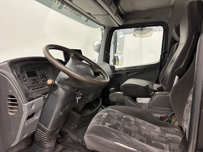 Photo d'intérieur 1: Camion fourgon Mercedes-Benz Atego 1218