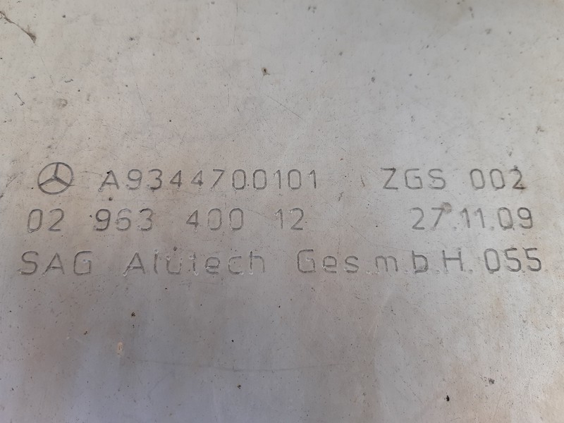 Mercedes-Benz Mazouttank actros A9344700101 - Réservoir de carburant: photos 5 Mercedes-Benz Mazouttank actros A9344700101 - Réservoir de carburant: photos 5