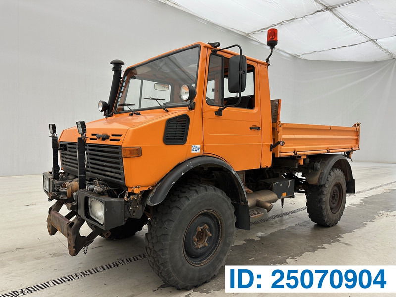 Mercedes-Benz Unimog U427 - 4x4 - Camion benne: photos 1 Mercedes-Benz Unimog U427 - 4x4 - Camion benne: photos 1