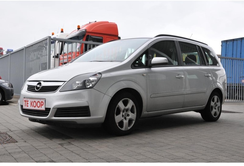 Opel Zafira - Voiture: photos 2 Opel Zafira - Voiture: photos 2