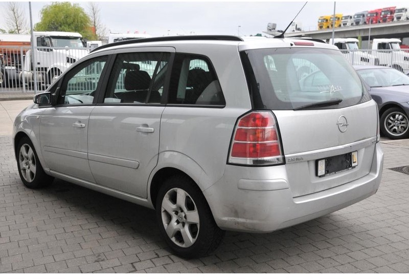 Opel Zafira - Voiture: photos 4 Opel Zafira - Voiture: photos 4