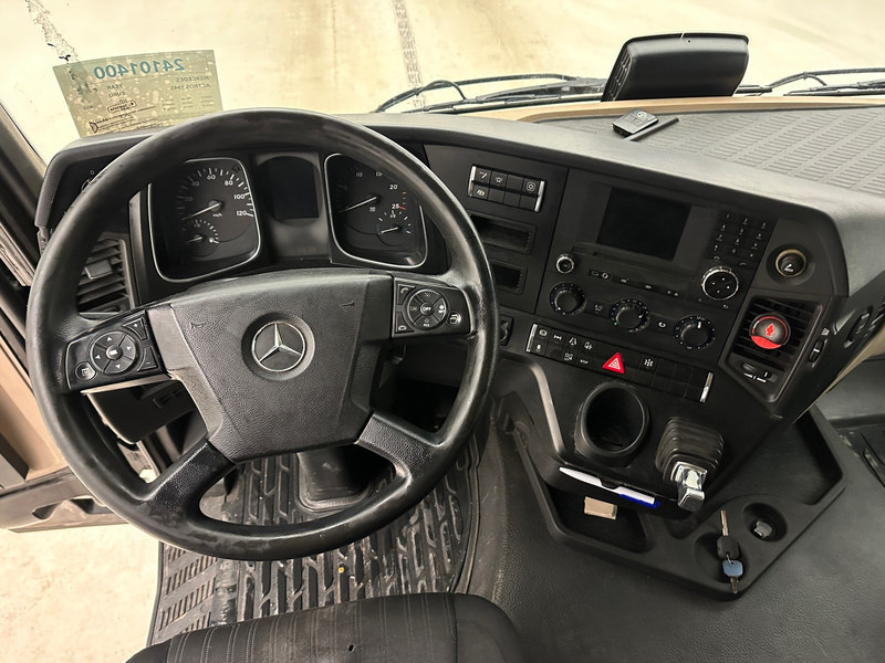 Tracteur routier Mercedes-Benz Actros 1945: photos 12 Tracteur routier Mercedes-Benz Actros 1945: photos 12