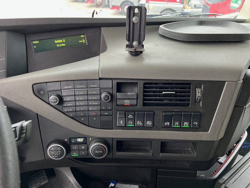 Tracteur routier Volvo FH13.420 Globetrotter - ADR: photos 17 Tracteur routier Volvo FH13.420 Globetrotter - ADR: photos 17