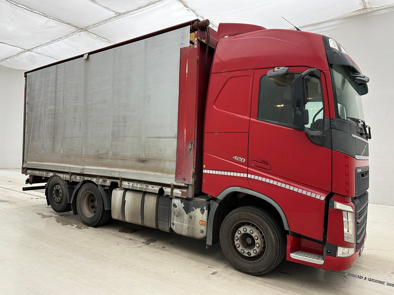Volvo FH 420 Globetrotter - 6x2* - Camion à rideaux coulissants: photos 3 Volvo FH 420 Globetrotter - 6x2* - Camion à rideaux coulissants: photos 3