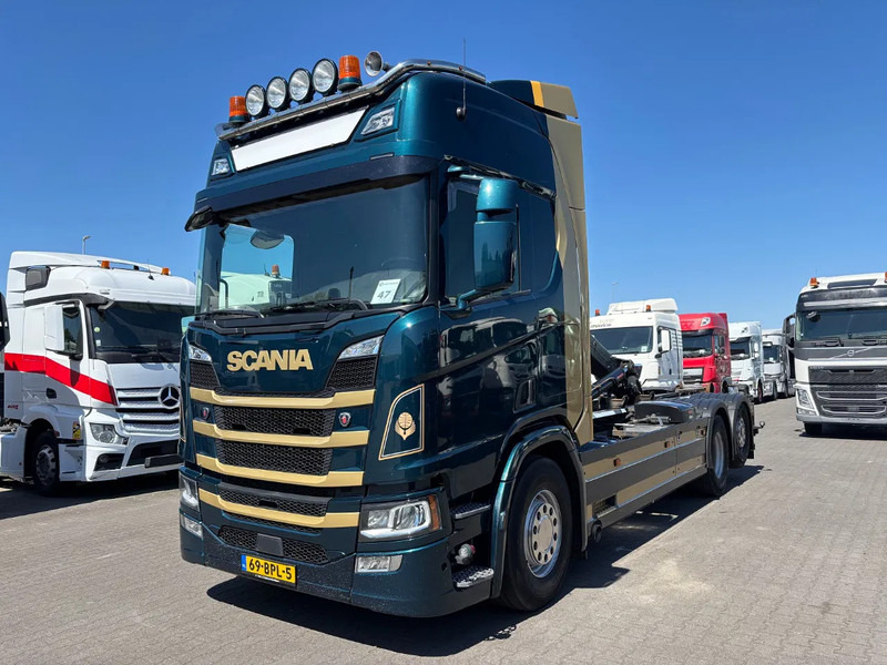 Scania R500 6x2 Euro 6 Retarder Hiab Hooklift - Camion ampliroll: photos 1 Scania R500 6x2 Euro 6 Retarder Hiab Hooklift - Camion ampliroll: photos 1