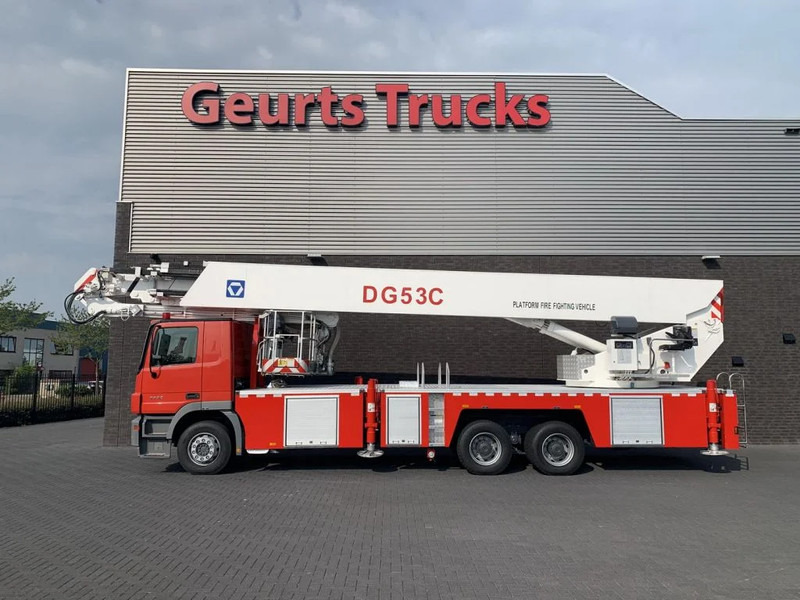Mercedes-Benz Actros 3332 6X4 XCMG DG53C FIRE FIGTHING PLATFORM 53 METER - Camion: photos 1 Mercedes-Benz Actros 3332 6X4 XCMG DG53C FIRE FIGTHING PLATFORM 53 METER - Camion: photos 1